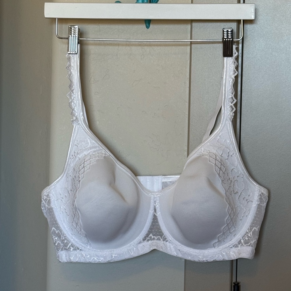 Brand New Comfort Choice Elegant White Lace Underwire Bra Size 42 C